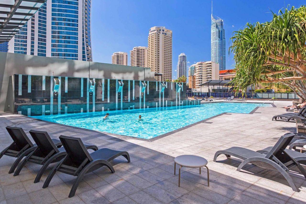 Holiday Holiday Circle On Cavill Apartments โกลด์โคสต์ ภายนอก รูปภาพ