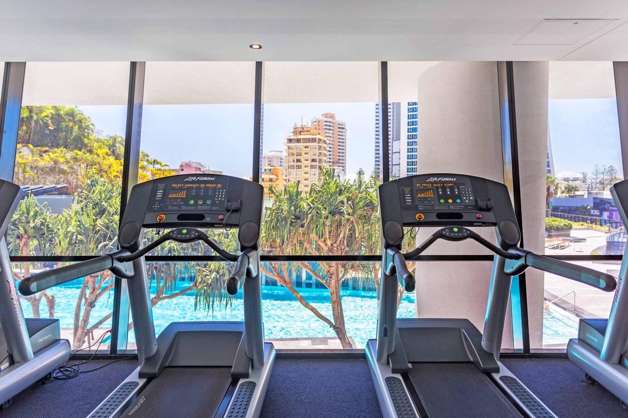 Holiday Holiday Circle On Cavill Apartments โกลด์โคสต์ ภายนอก รูปภาพ