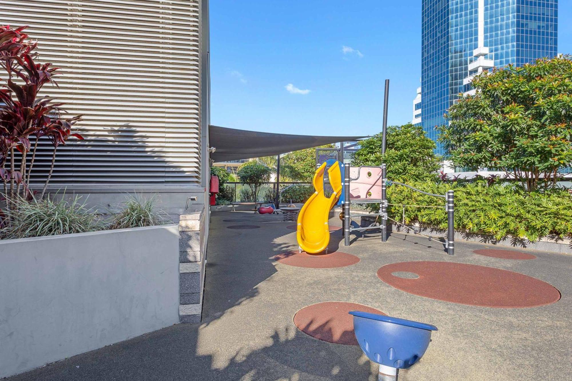 Holiday Holiday Circle On Cavill Apartments โกลด์โคสต์ ภายนอก รูปภาพ