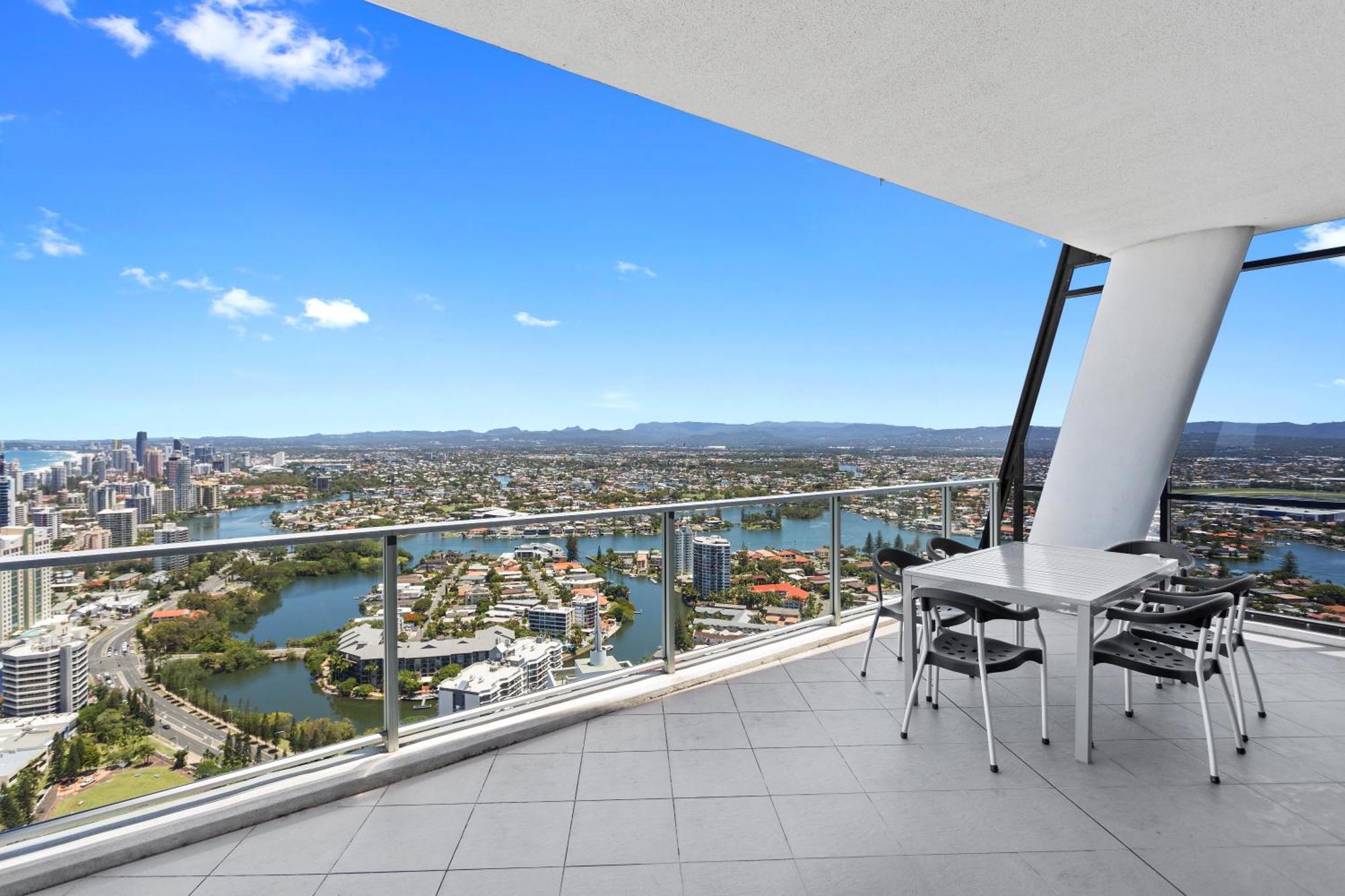 Holiday Holiday Circle On Cavill Apartments โกลด์โคสต์ ห้อง รูปภาพ