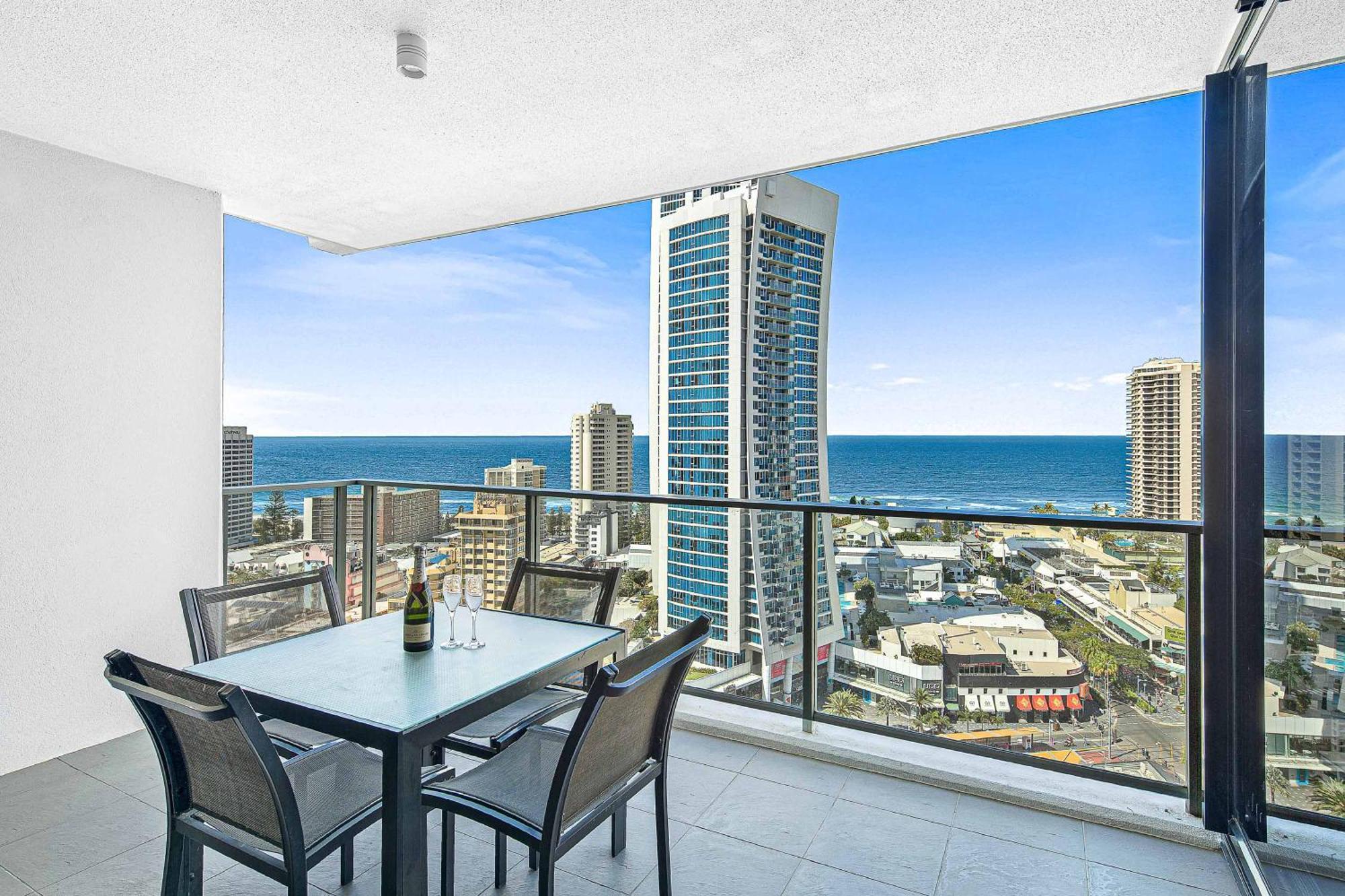 Holiday Holiday Circle On Cavill Apartments โกลด์โคสต์ ห้อง รูปภาพ